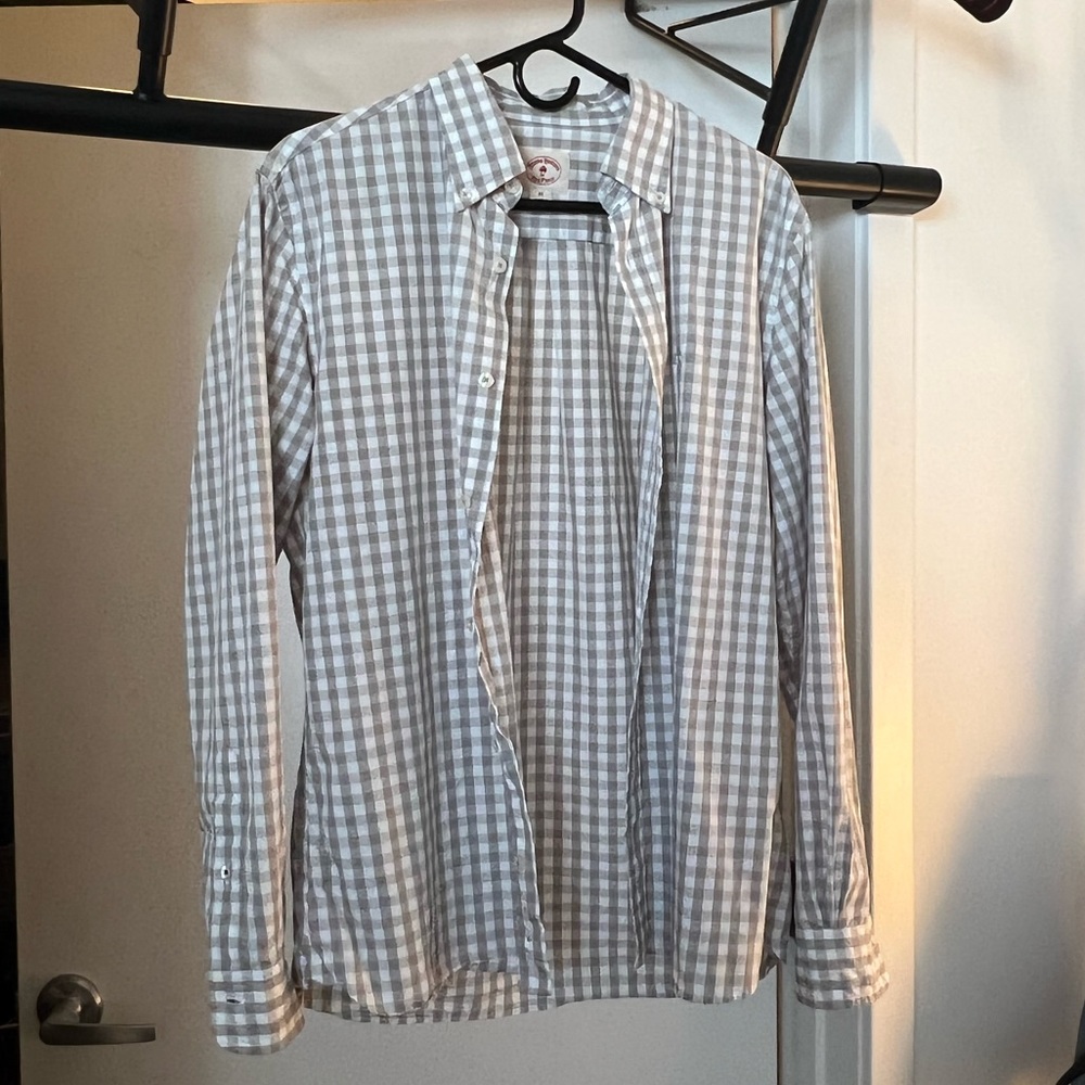 Brooks Brothers Red Fleece Men’s Button Down Shirt.  Size Medium.